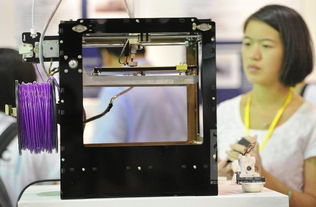 机器人服务员亮相杭州工业设计产业博览会 智能科技与工业设计服务的完美融合